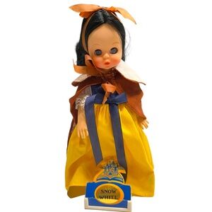 Vintage Fairy Tales and‎ Fantasies Snow White Doll. Good Used Condition